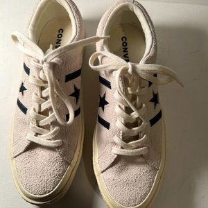 Converse white One Star suede trainers. Men’s size 7 (equates to women 9.5)